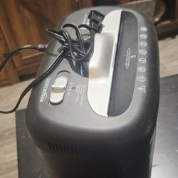 Heavy-Duty Paper Shredder (Like New)