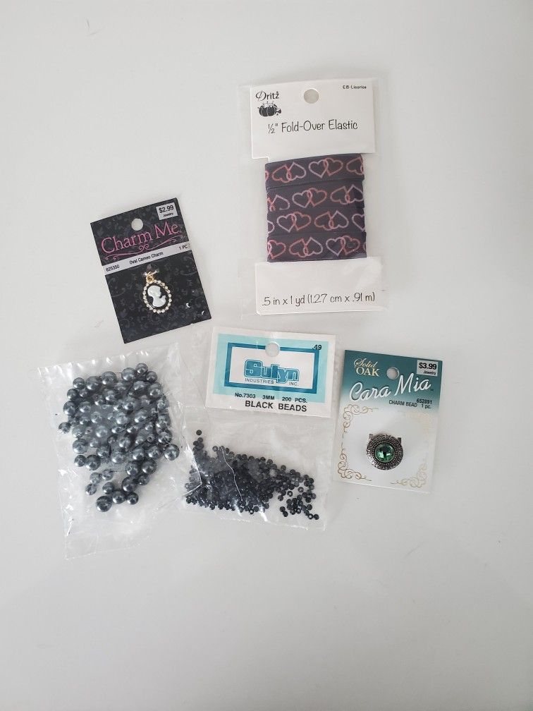 New With Tags/ In Bags Lot Of Beads, Elastic And Charms