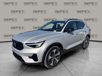 2025 Volvo XC40
