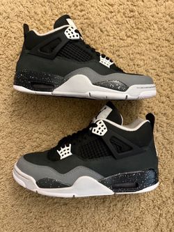 Size 9 (Pre owned, no box, damaged plastics) - 2024 Air Jordan 4 retro fear