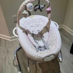 Graco Soothe 'n Sway LX Baby Swing with Portable Bouncer