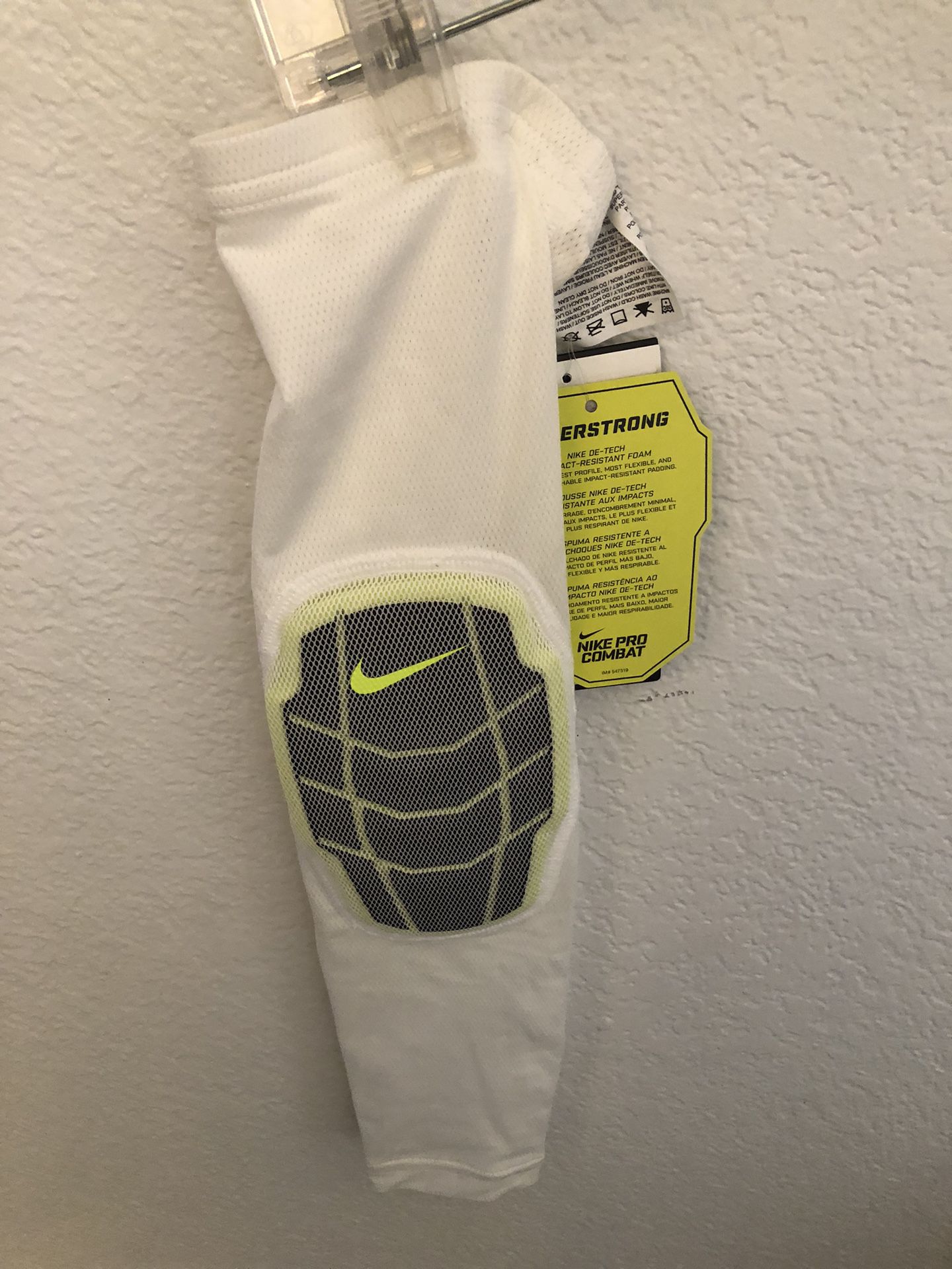 Nike Elite Arm Sleeve Golden State Warriors Logo NBA Size L/XL for Sale in  Cypress, CA - OfferUp