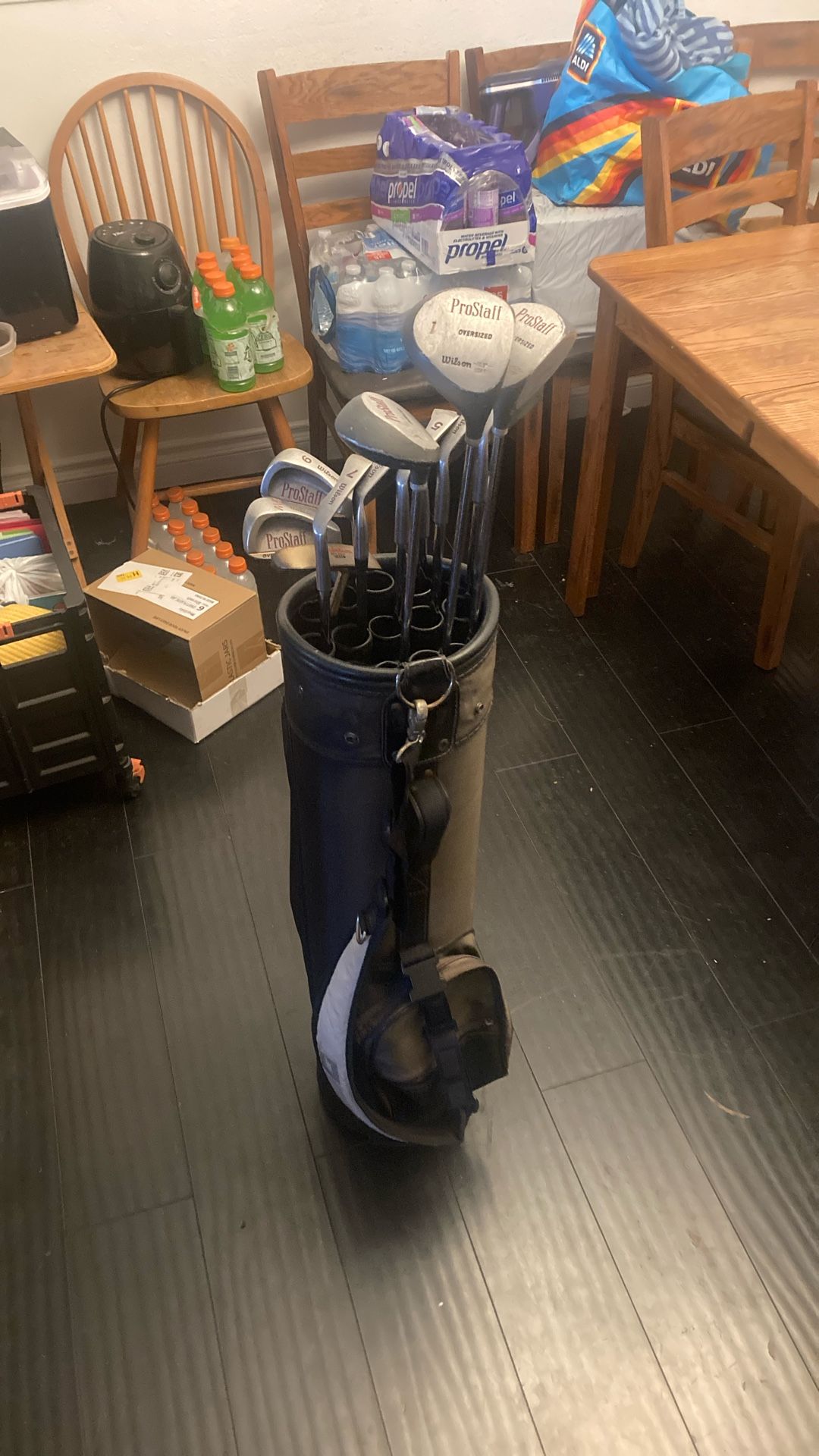 Golf Men’s RH Wilson w/ Black Divider Carry Bag