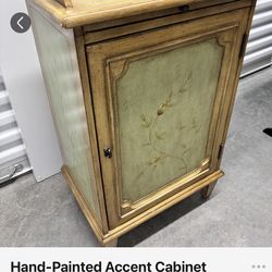 Accent table