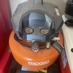 6 Gal 150 Psi RIDGID Air Compressor + Air Hose