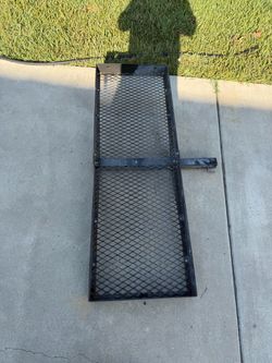 Hitch cargo carrier