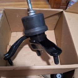 TOYOTA AVALON MOTOR TRANSMISSION MOUNT 