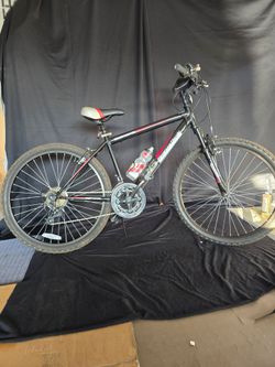 Roadmaster 26" 18 Speed Mountain Bike + Accessories