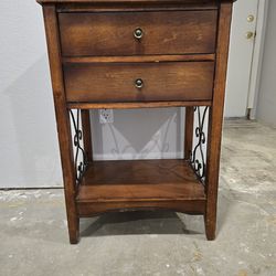End Table, Night stand or wine/liquor bar