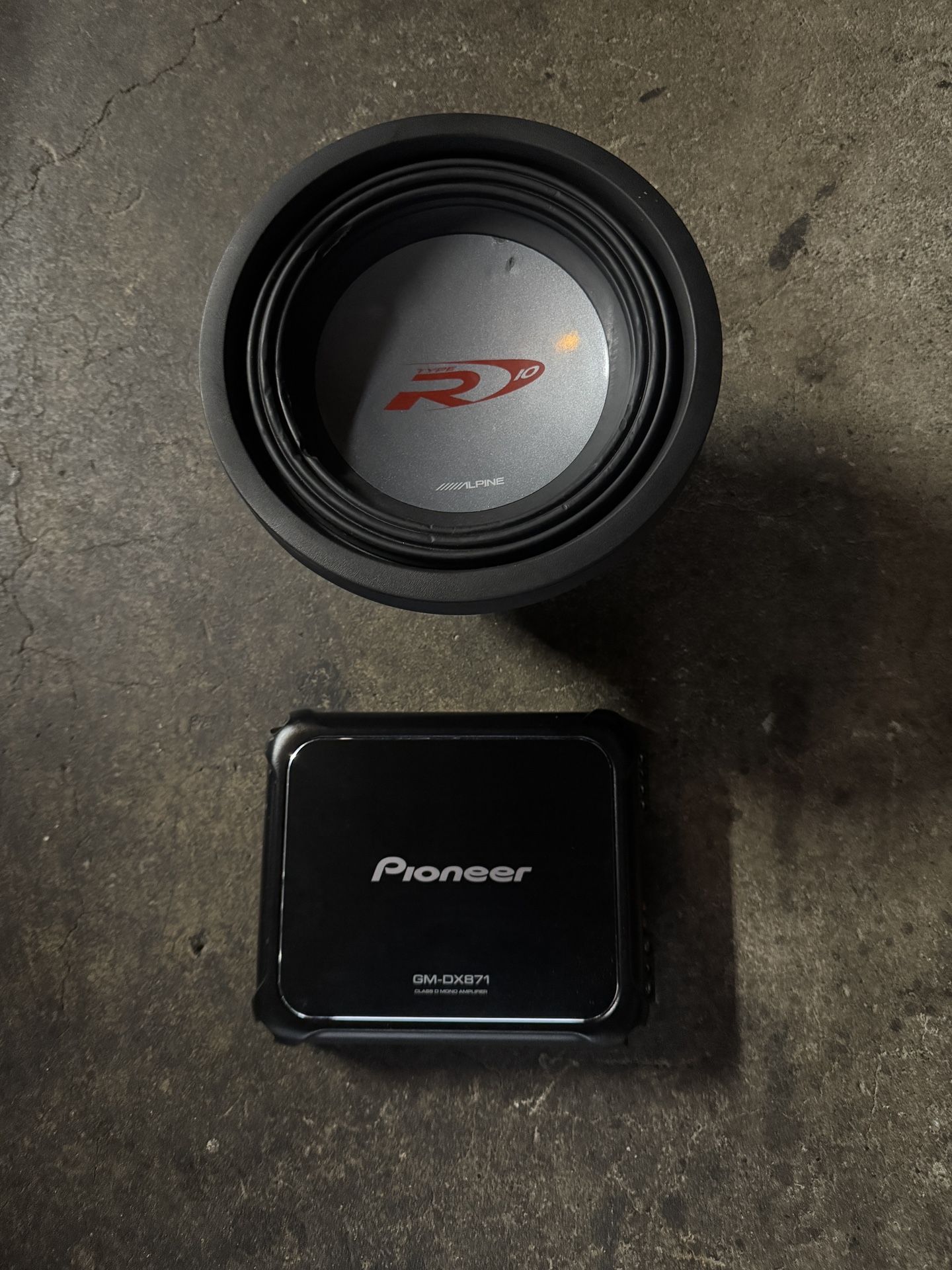 Alpine Type R Sub And Pioneer Amp *read Description*
