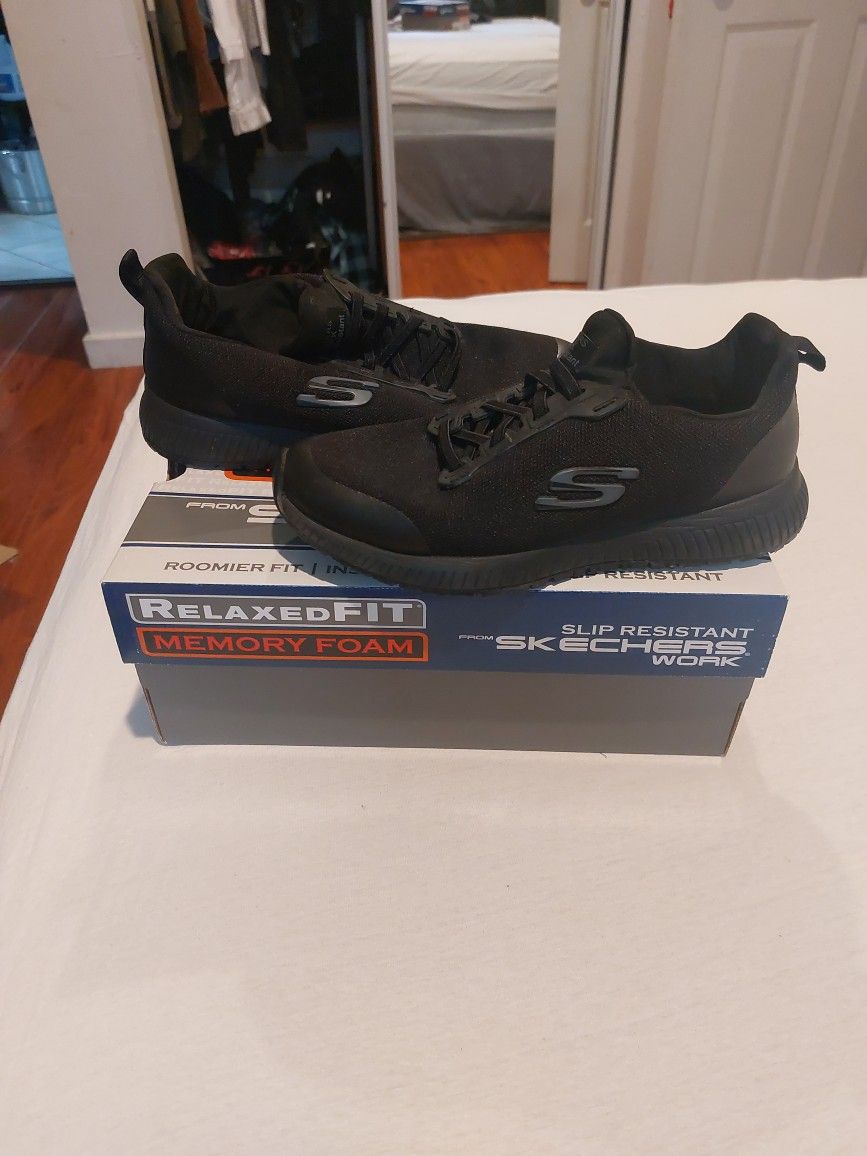 Tenis Skechers Slip Resistant