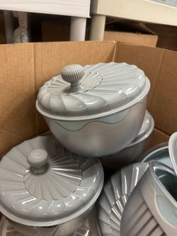 Gray Ceramic Lidded Bowls with Shell Design