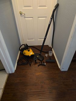 McCulloch Floor Steamer W/ Accessories!