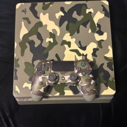 Sony PlayStation 4 Camo 