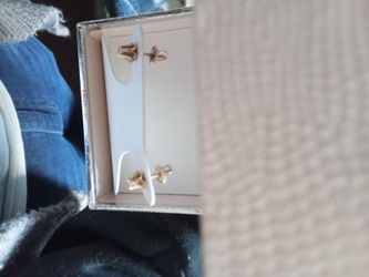 14kt Gold Diamond Earrings 