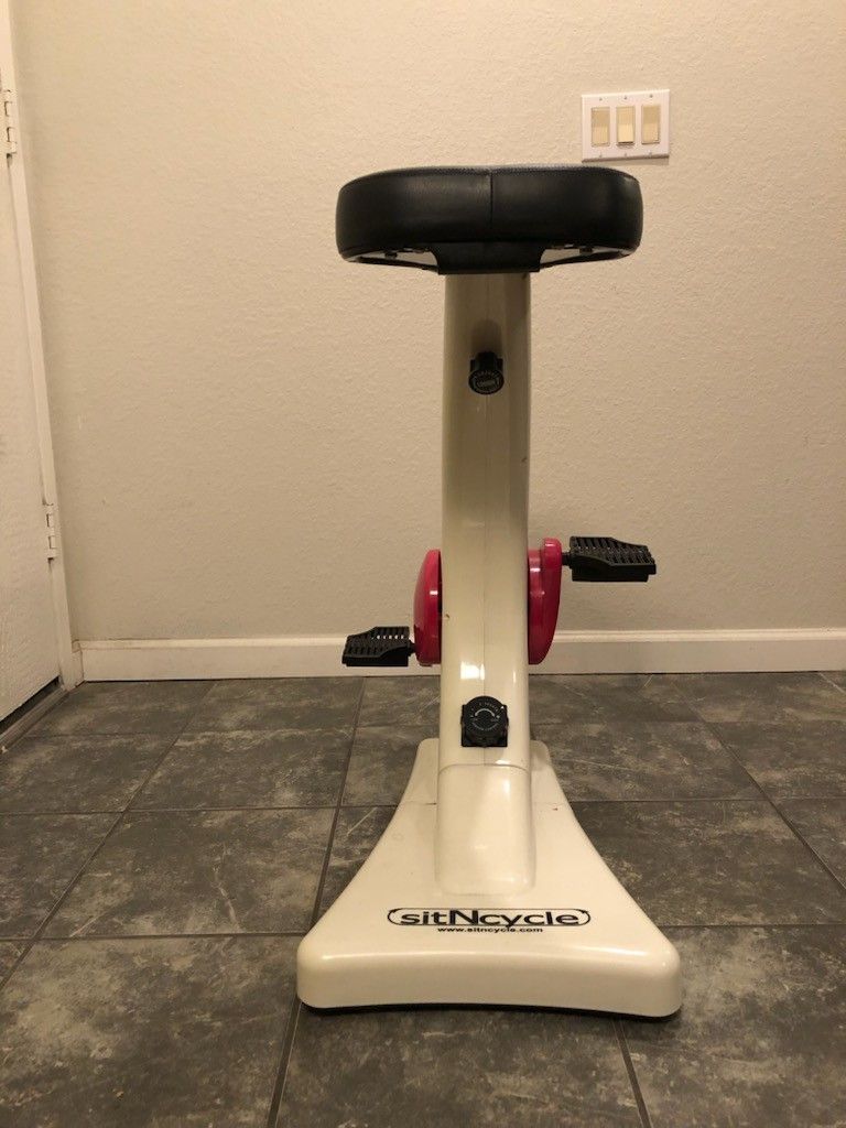 Smooth Fitness Sit N Cycle Exercise Bike Home Exercise Machine
In excellent used condition, adjusting from light to heavy, levels 1 - 8
Measurements