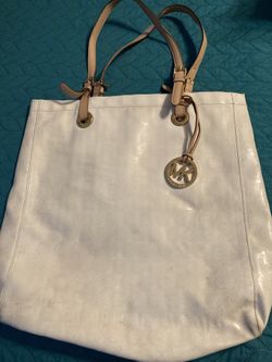 Michael Kors White Tite Bag