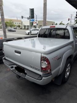 TOYOTA TACOMA TONNEAU COVER SNUG TOP