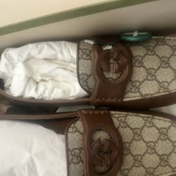 Brand NEW NEVER USED GUCCI SLIPPERS 