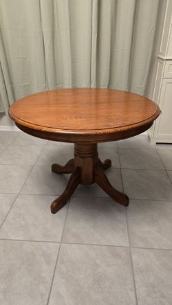 Round Oak Table