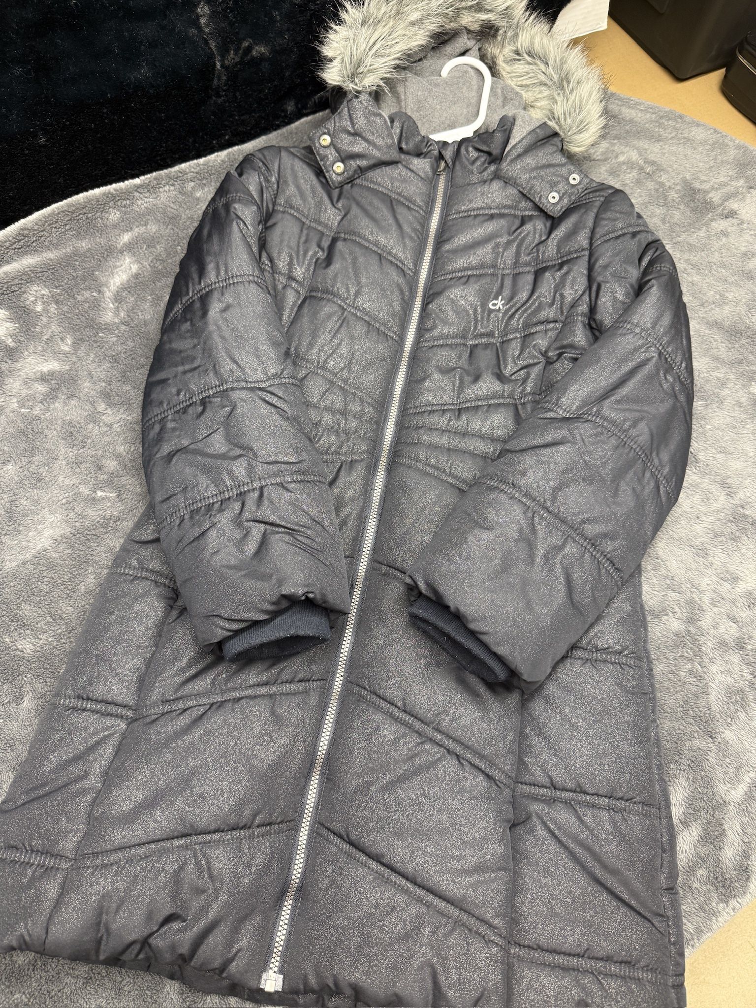 Calvin Klein Women’s Large 12/14 Winter Jacket with Hood! In great shape!