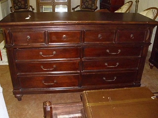 DRESSER