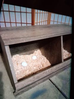 Nesting box  solid great condition