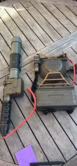 Kids WDTR2 proton backpack from Ghostbusters 2016