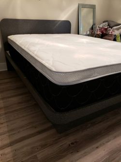 NEW Queen-Size PILLOW TOP MATTRESS and BOX SPRING. Bed frame not included 👍