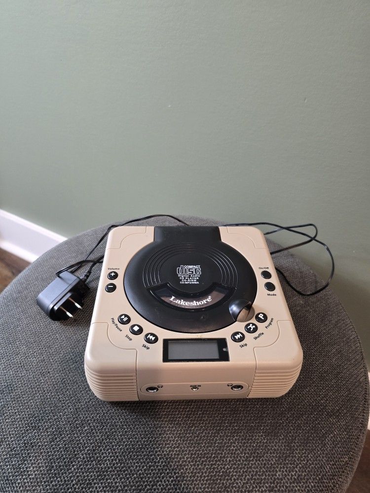 Lakeshore Learning All-in-one Cd Player With Bluetooth 8 Headphone Jacks La620