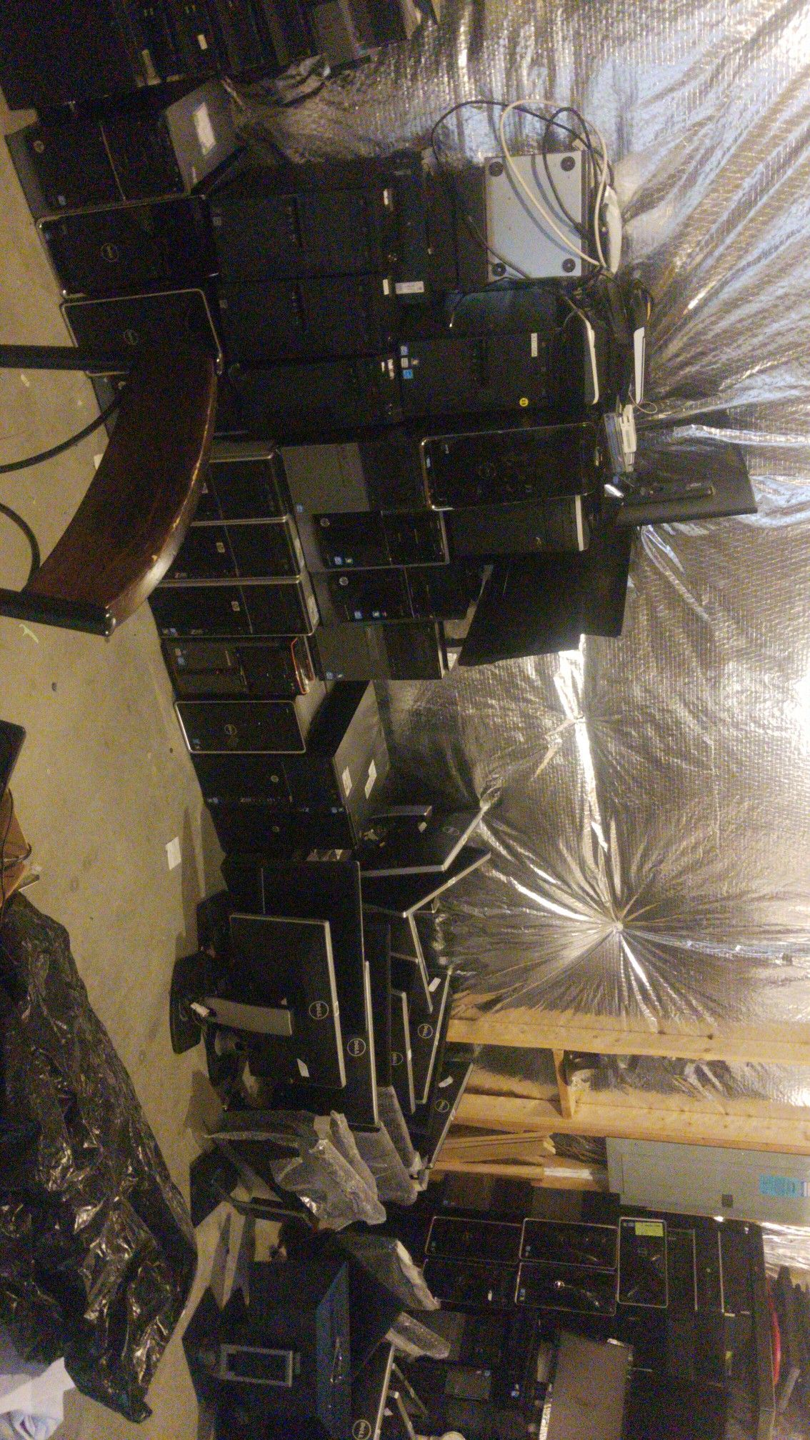 DELL, HP AND LENOVO DESKTOPS INTEL CORE CORE i7s i5s, i3s and core 2 duos with 21 widescreen monitors