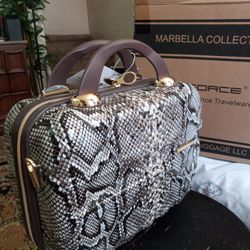 New With Tags High Quality Brand Your Personal Belongings When You Travel $50 Pick Up At Country Club And 