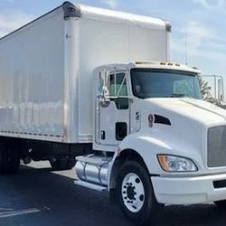 2022 Kenworth T270 26,000