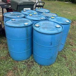 55 Gallon Plastic Drums / Read Below ⬇️  ITS AVAILABLE