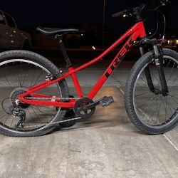 Precaliber 24” 8-Speed W/ Front Suspension 