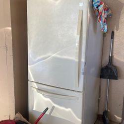 Kenmore Refrigerator 