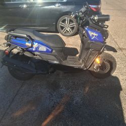 2024 Sit Down Gas Scooter With Two.sets Keys 