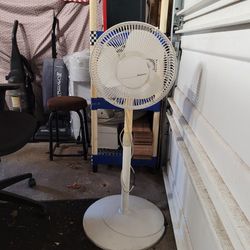 
Standup Fan, 16 inch....
