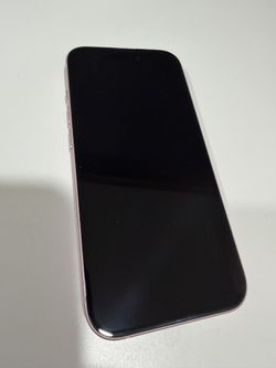 iPhone 15 pink