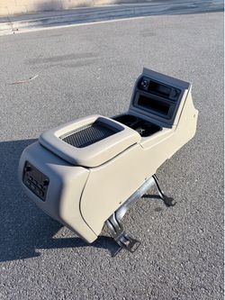 2003-2006 GMC Yukon XL Center Console
