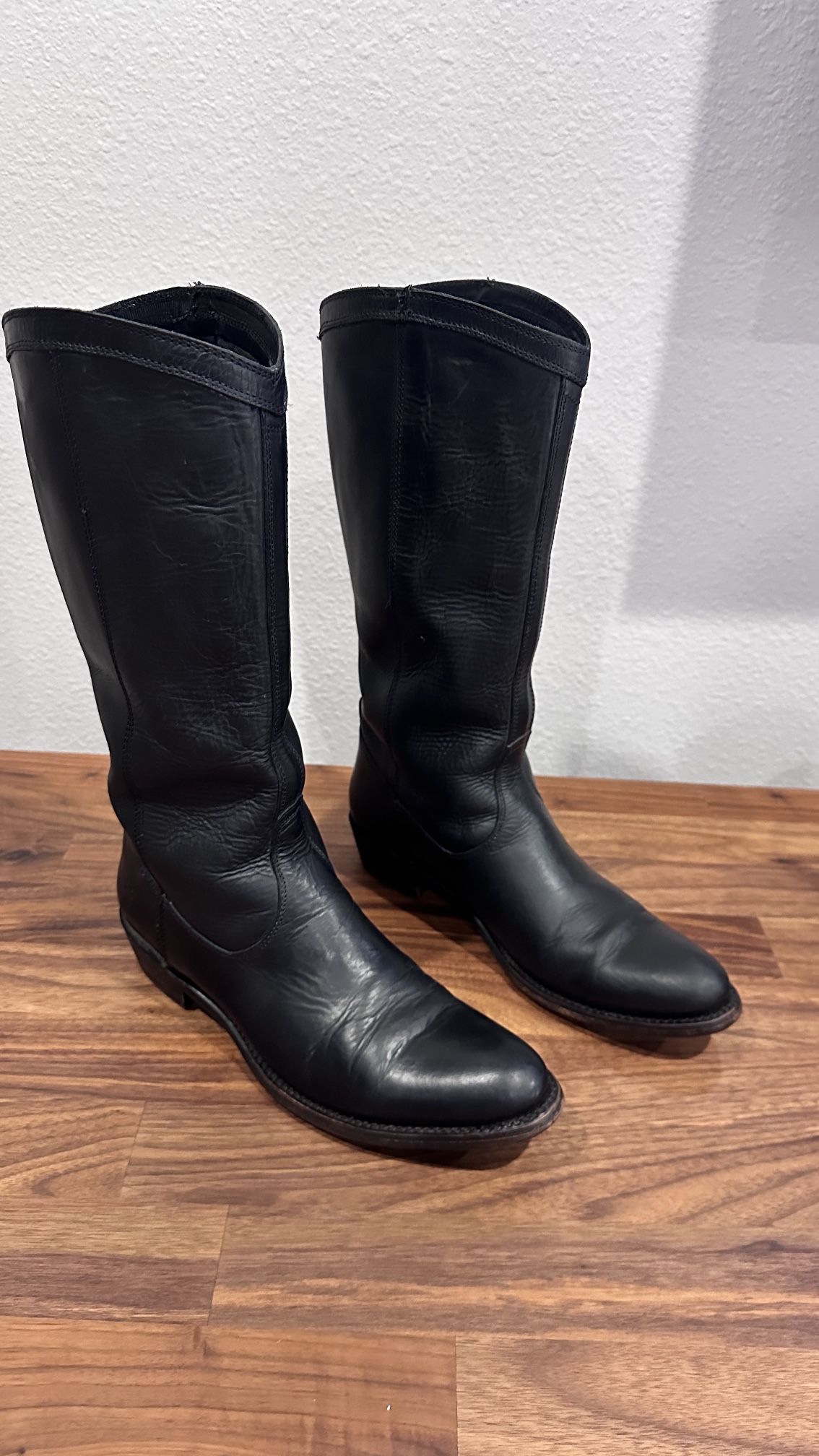 Frye Women's 77365 mid calf Rider Pull-on Boots . Size 7
