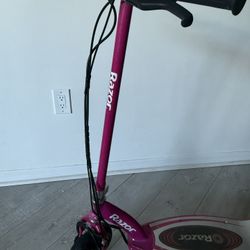 Razor E100 Kids Scooter Pink Used 