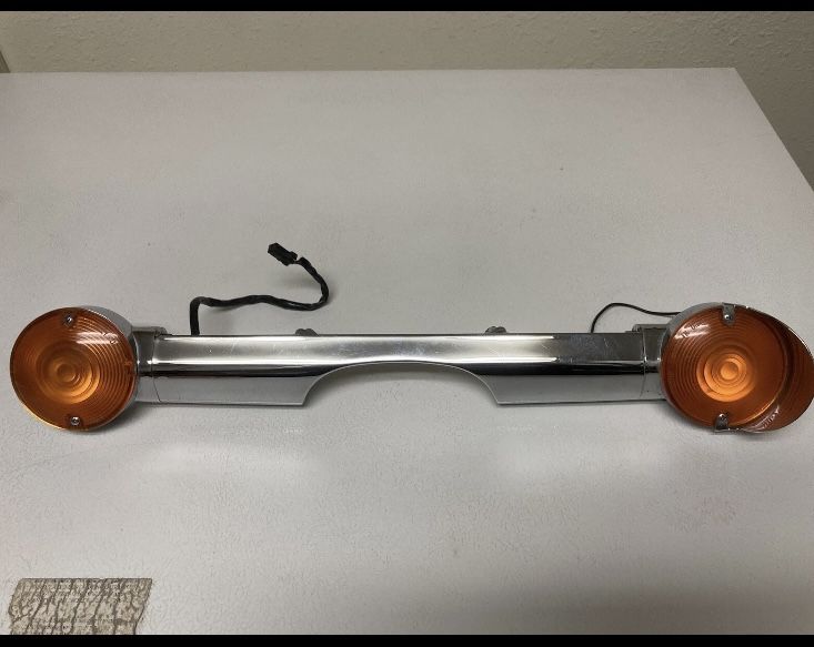 Harley Davidson OEM Rear Turn Signal Bar And Signals #68510-74C