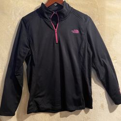 The North Face~women’s Pullover