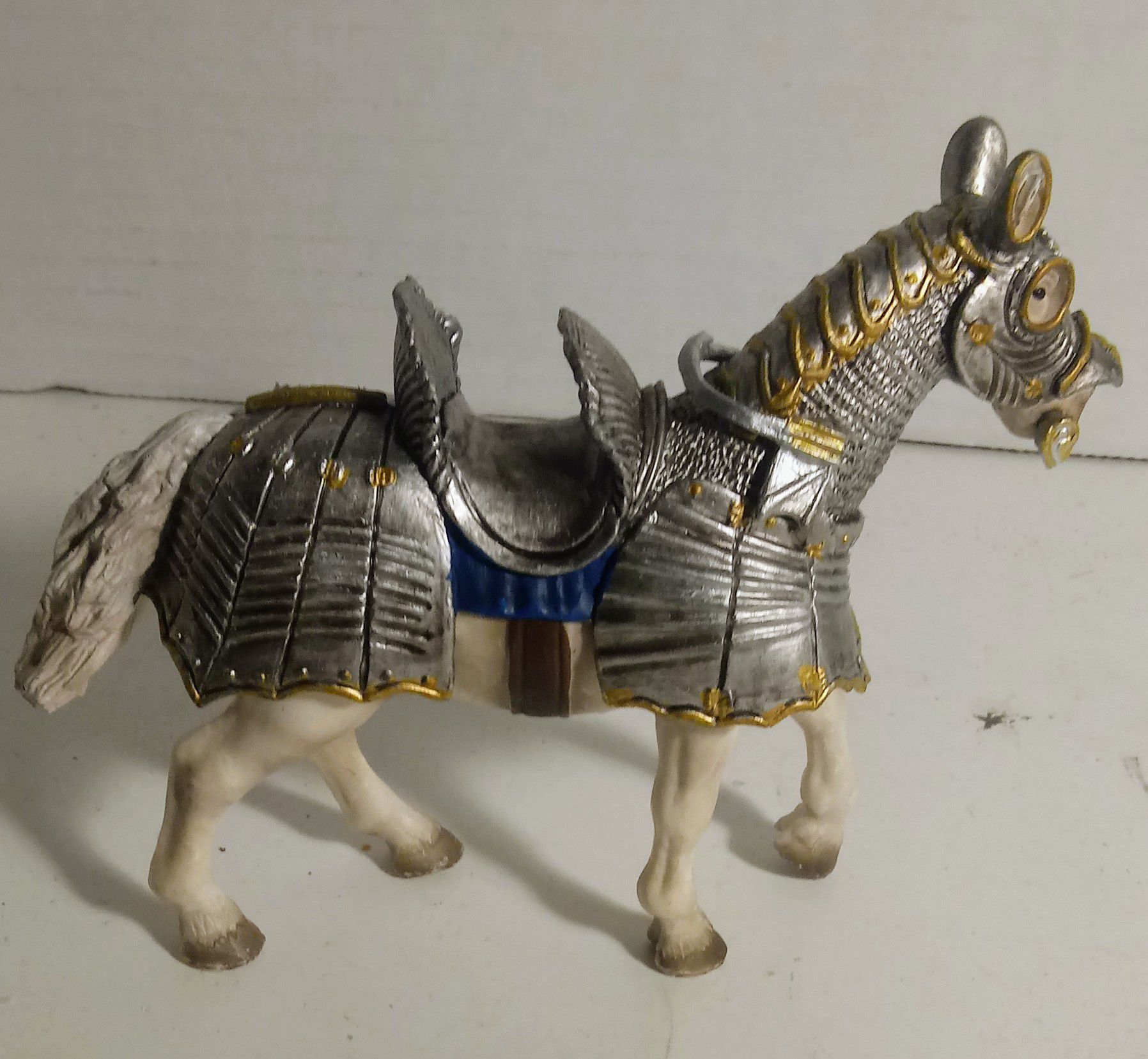 2003 Schleich 4" White Horse with Silver Armor
