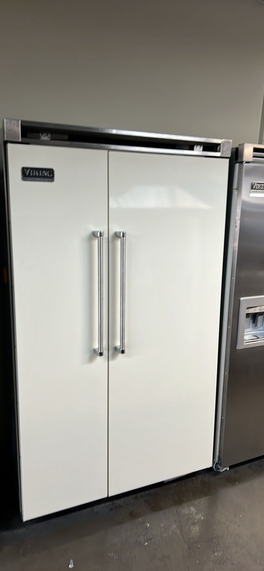 VIKING 48”WIDE BUILT IN GLOSS WHITE SIDE BY SIDE REFRIGERATOR