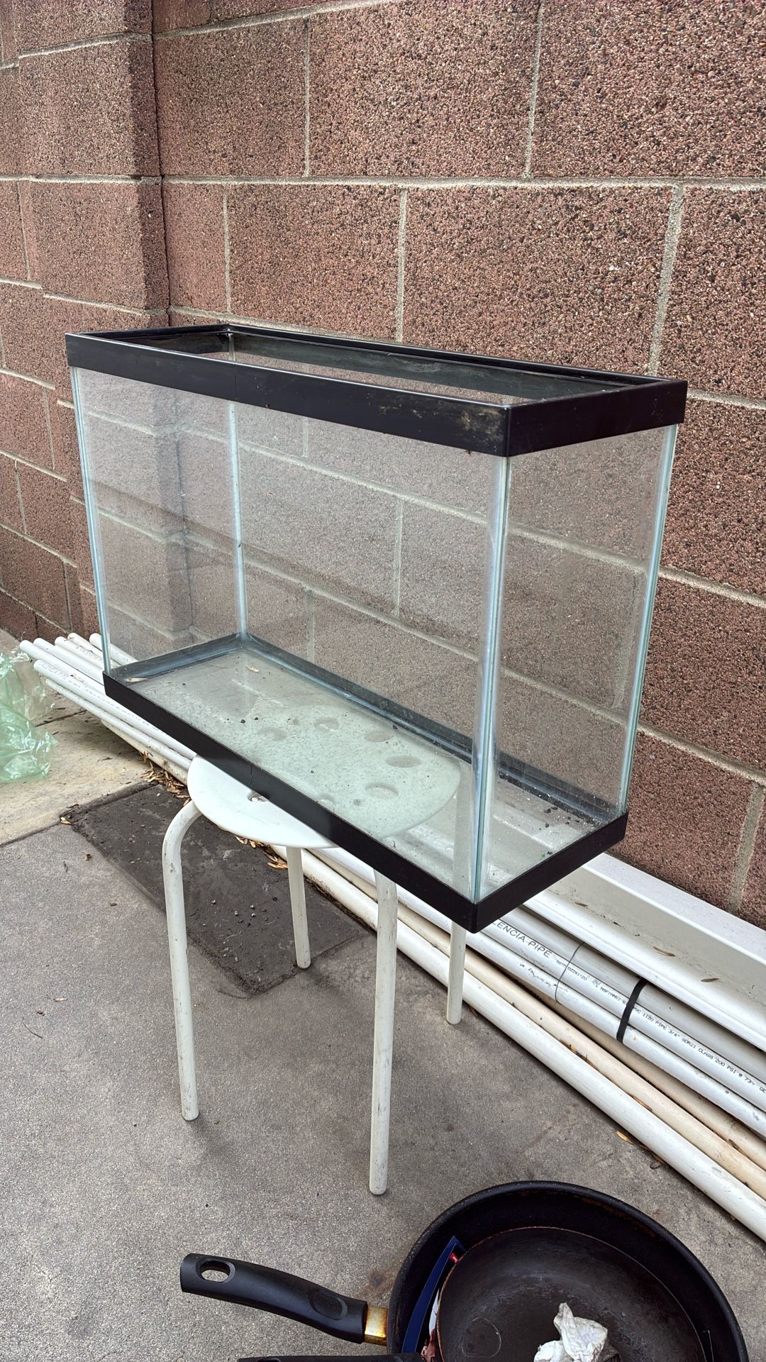 About 8 Gallon Fish Tank