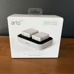 Arlo Dual Charging Station