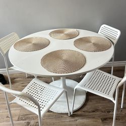 Dinning Table And 4 Chairs