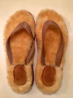 UGG Sheep Fur Flip Flops/Shoes/New/Woman Size 5